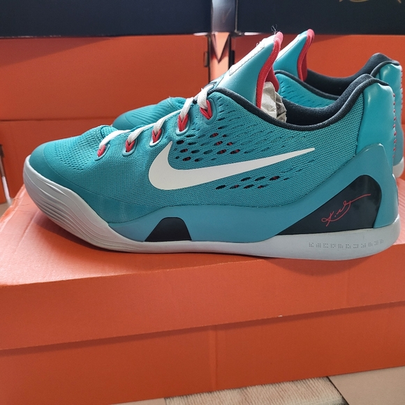 Kobe 9 Nike Dusty Cactus shoes, size 6.5y, excellent condition in original box - Picture 2 of 16